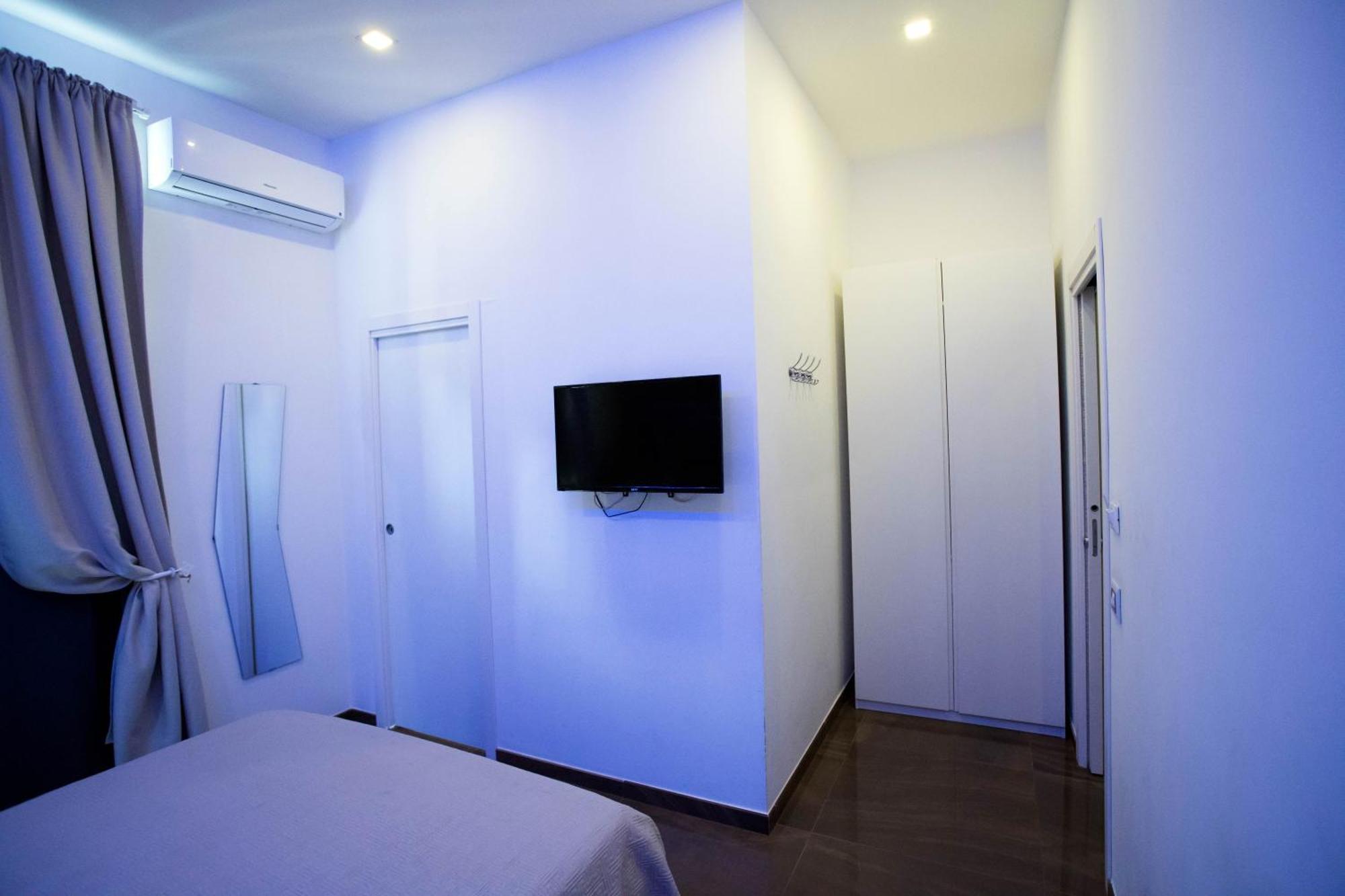 Palazzo 15 Napoli Bed & Breakfast ภายนอก รูปภาพ