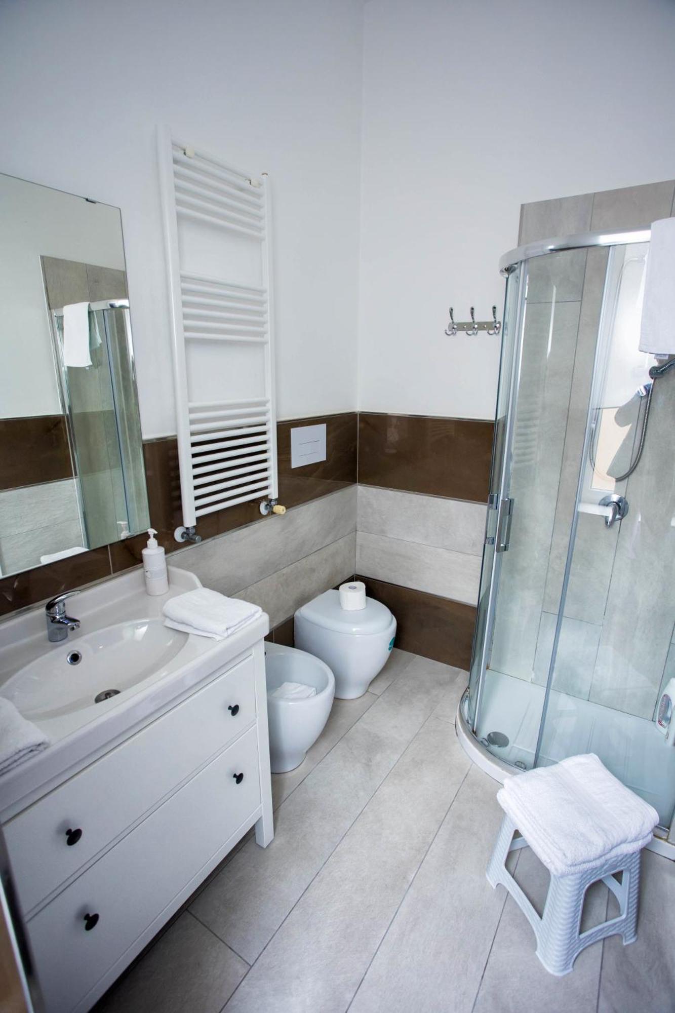 Palazzo 15 Napoli Bed & Breakfast ภายนอก รูปภาพ