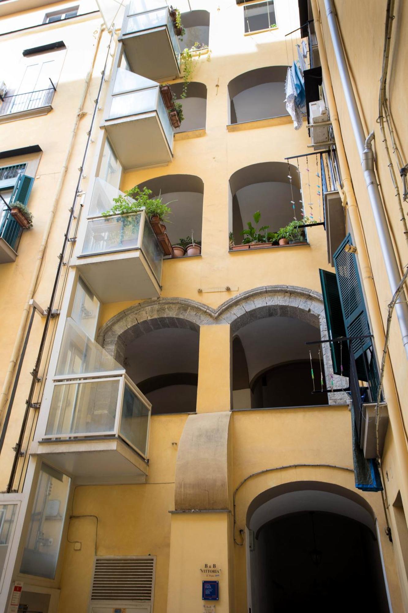 Palazzo 15 Napoli Bed & Breakfast ภายนอก รูปภาพ