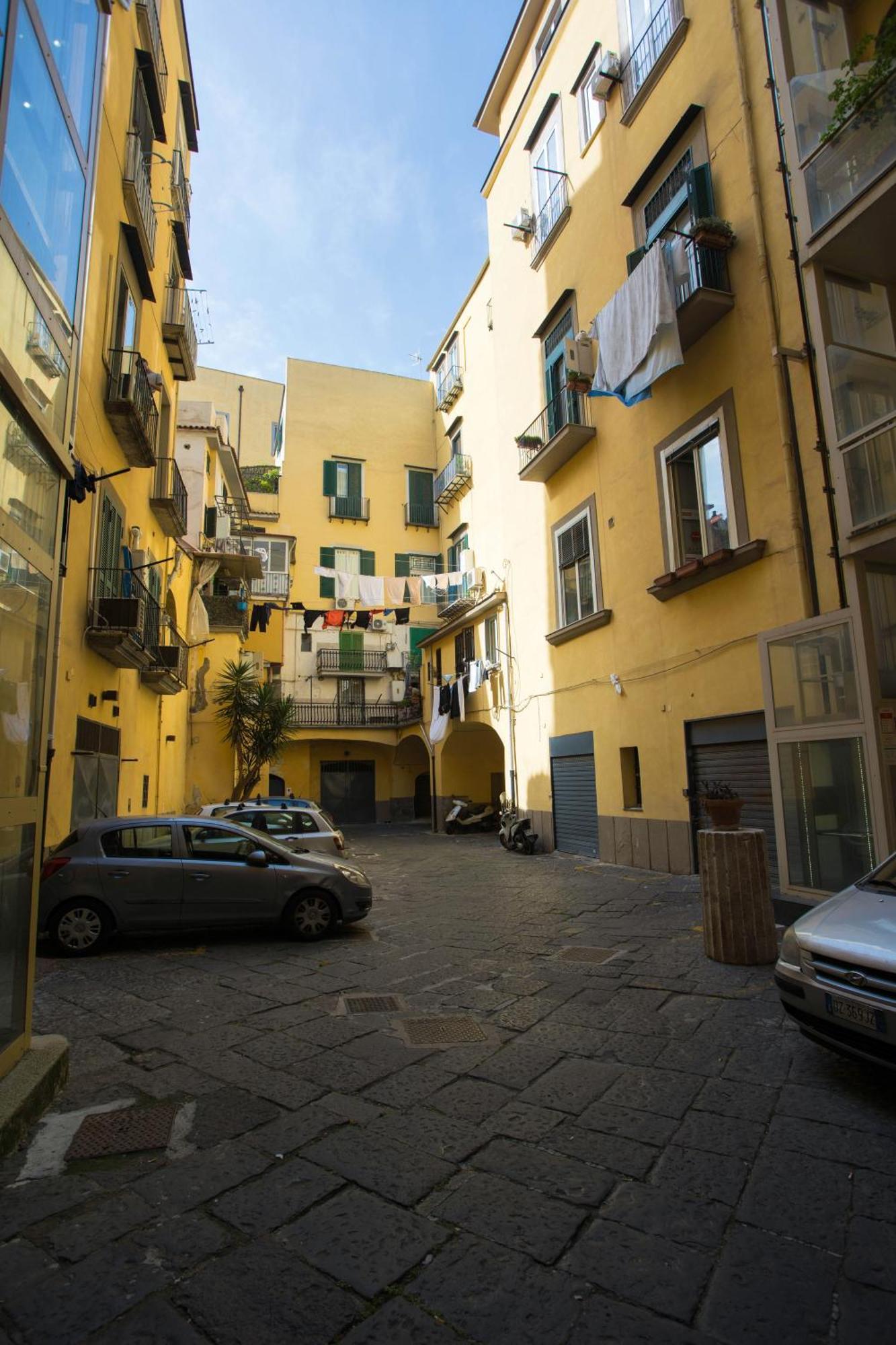 Palazzo 15 Napoli Bed & Breakfast ภายนอก รูปภาพ