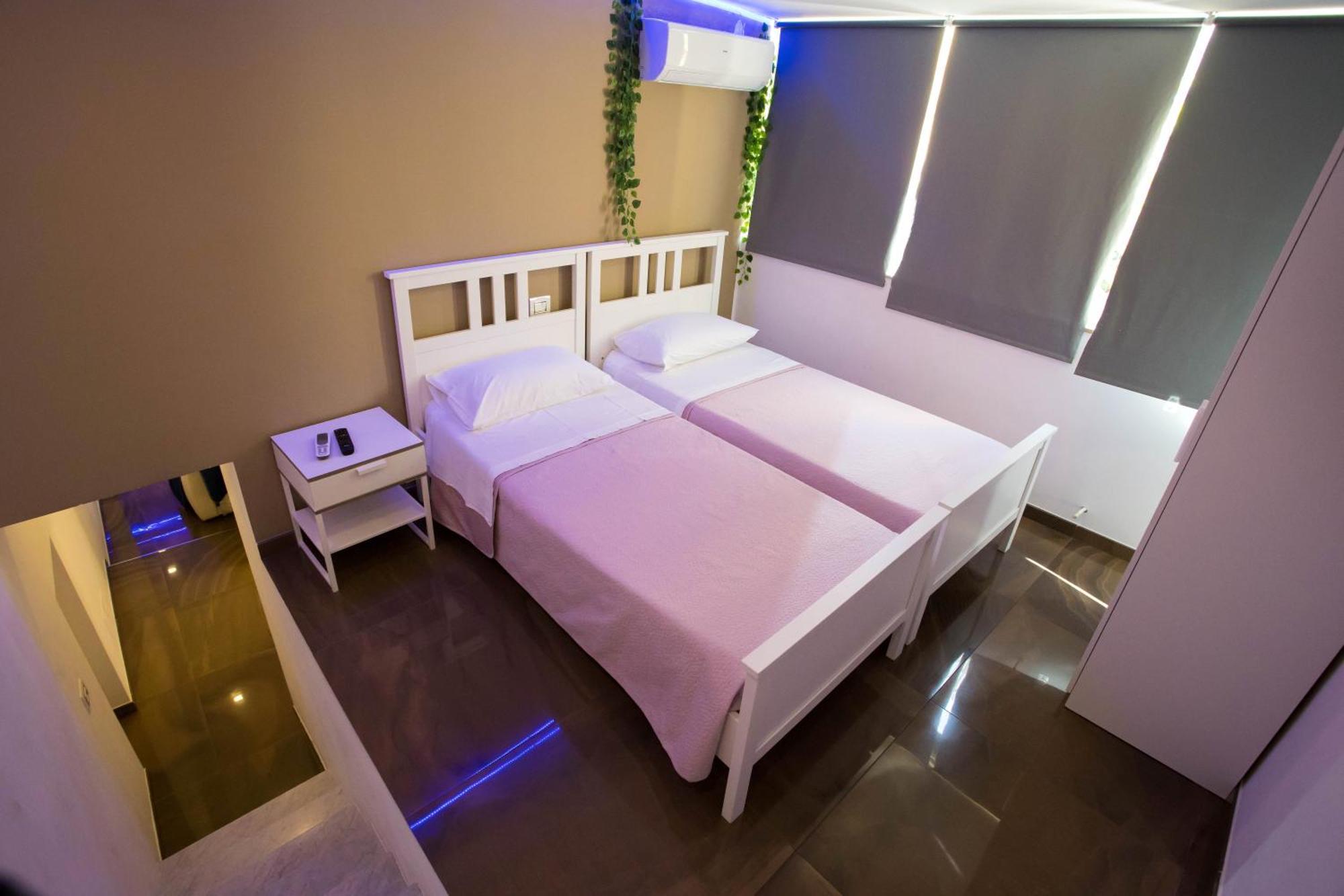 Palazzo 15 Napoli Bed & Breakfast ภายนอก รูปภาพ