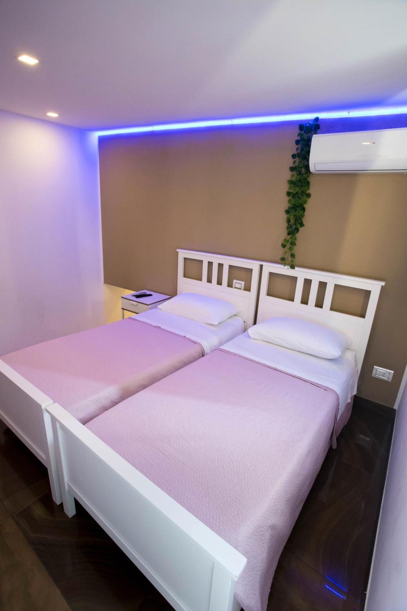Palazzo 15 Napoli Bed & Breakfast ภายนอก รูปภาพ