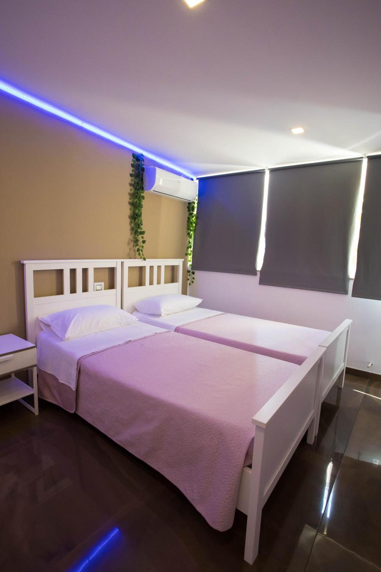 Palazzo 15 Napoli Bed & Breakfast ภายนอก รูปภาพ