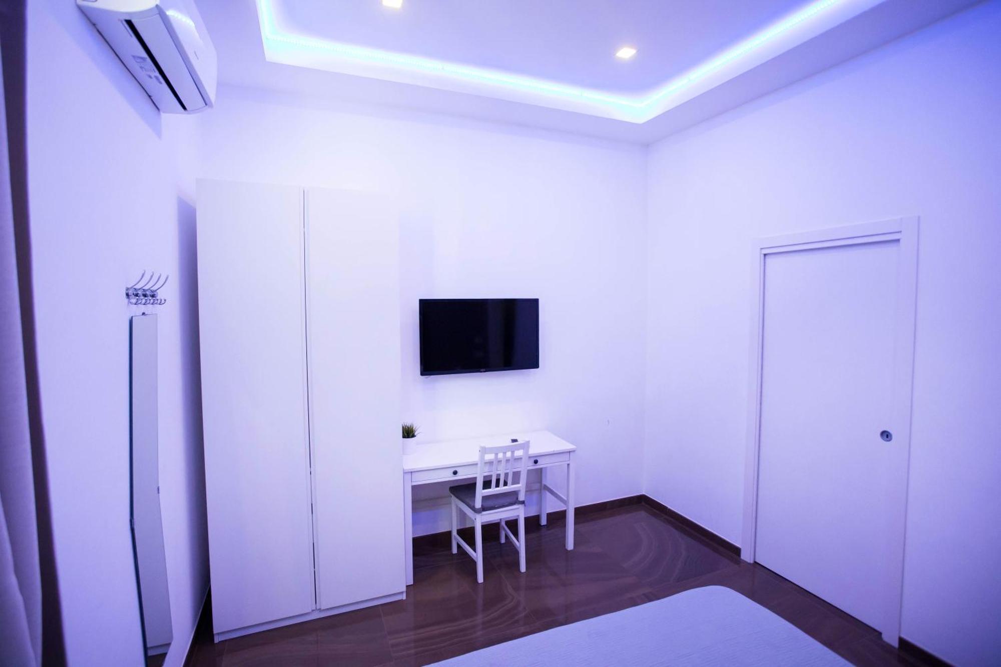 Palazzo 15 Napoli Bed & Breakfast ภายนอก รูปภาพ