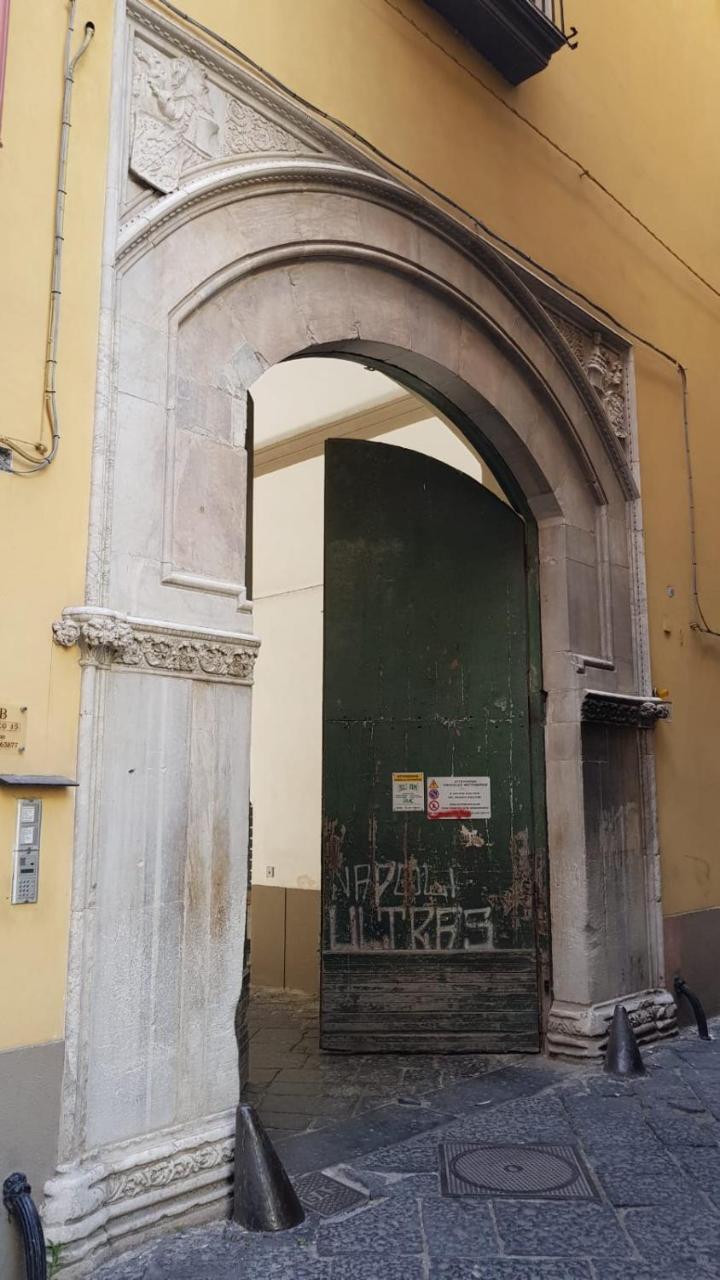 Palazzo 15 Napoli Bed & Breakfast ภายนอก รูปภาพ