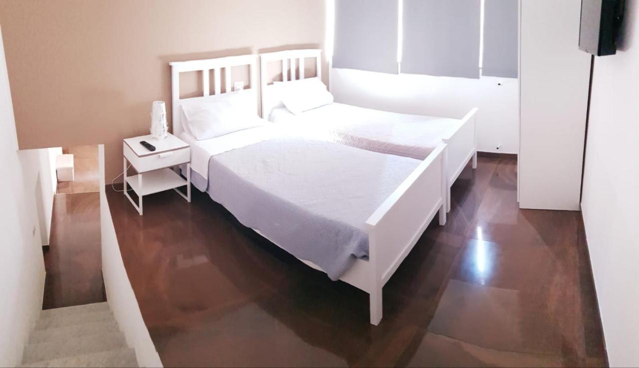 Palazzo 15 Napoli Bed & Breakfast ภายนอก รูปภาพ